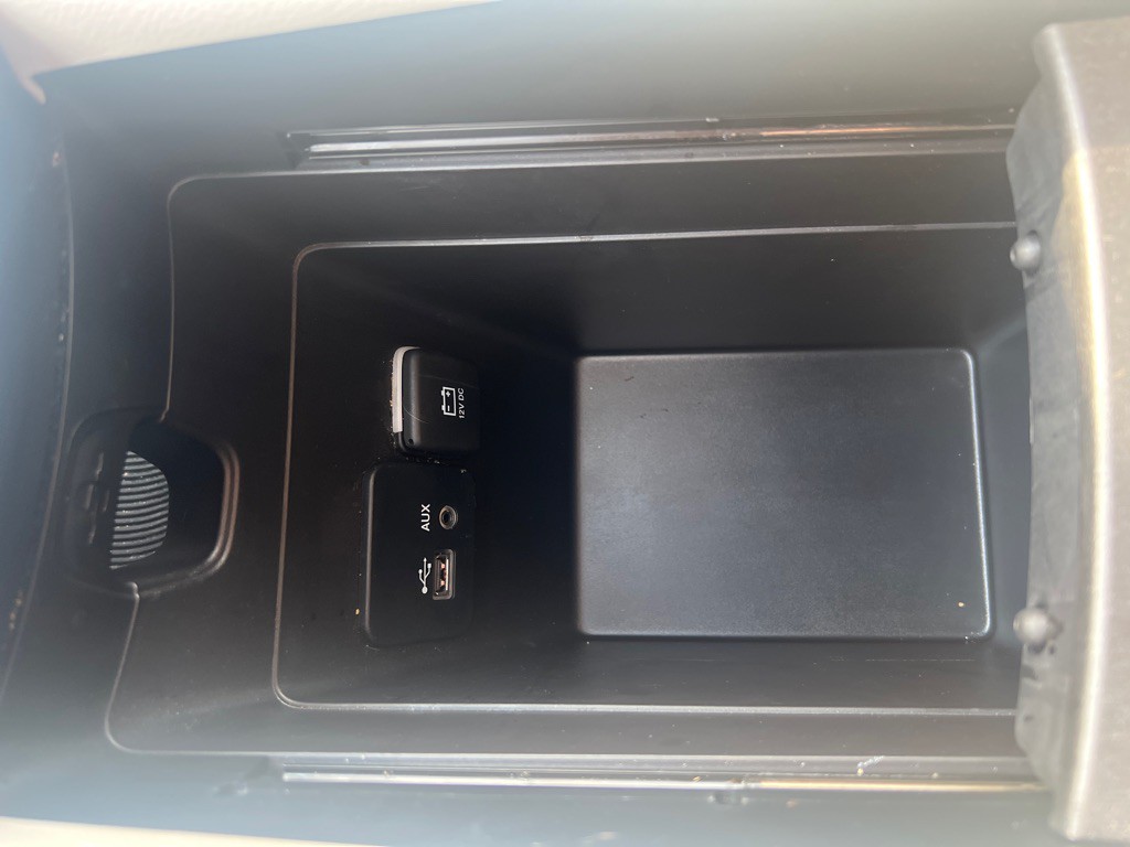 2016 Chrysler 200 Image 36