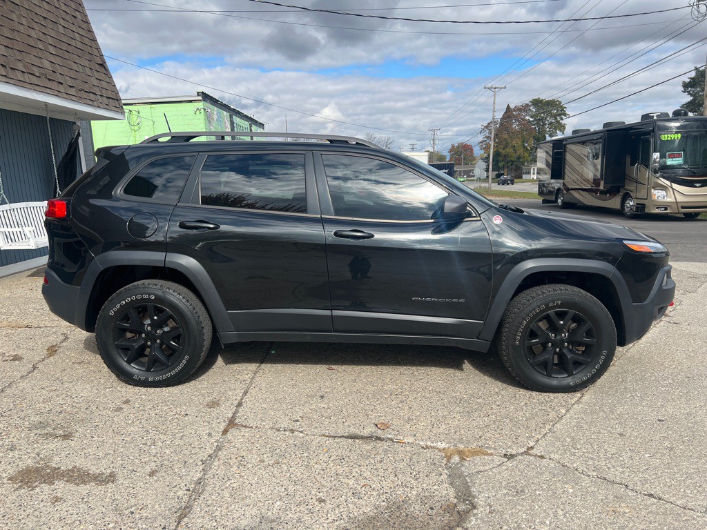 2016 Jeep Cherokee Image 9
