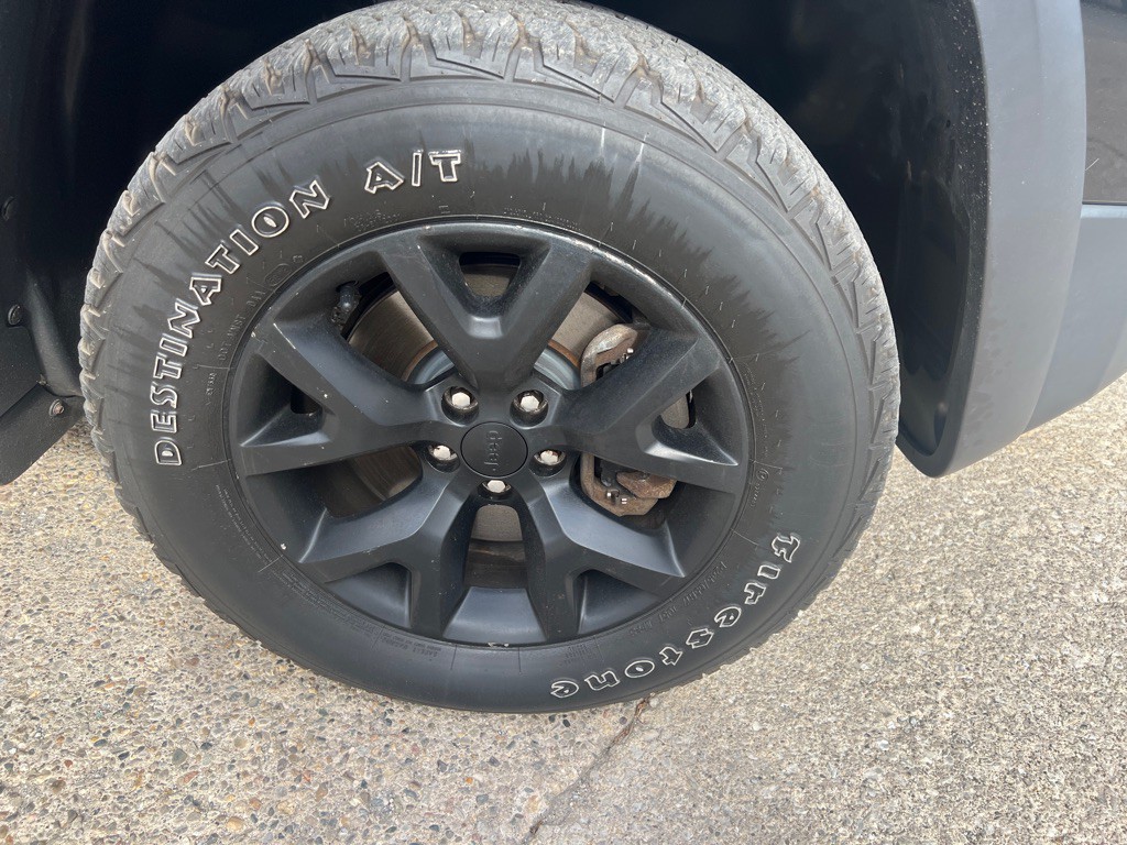 2016 Jeep Cherokee Image 11