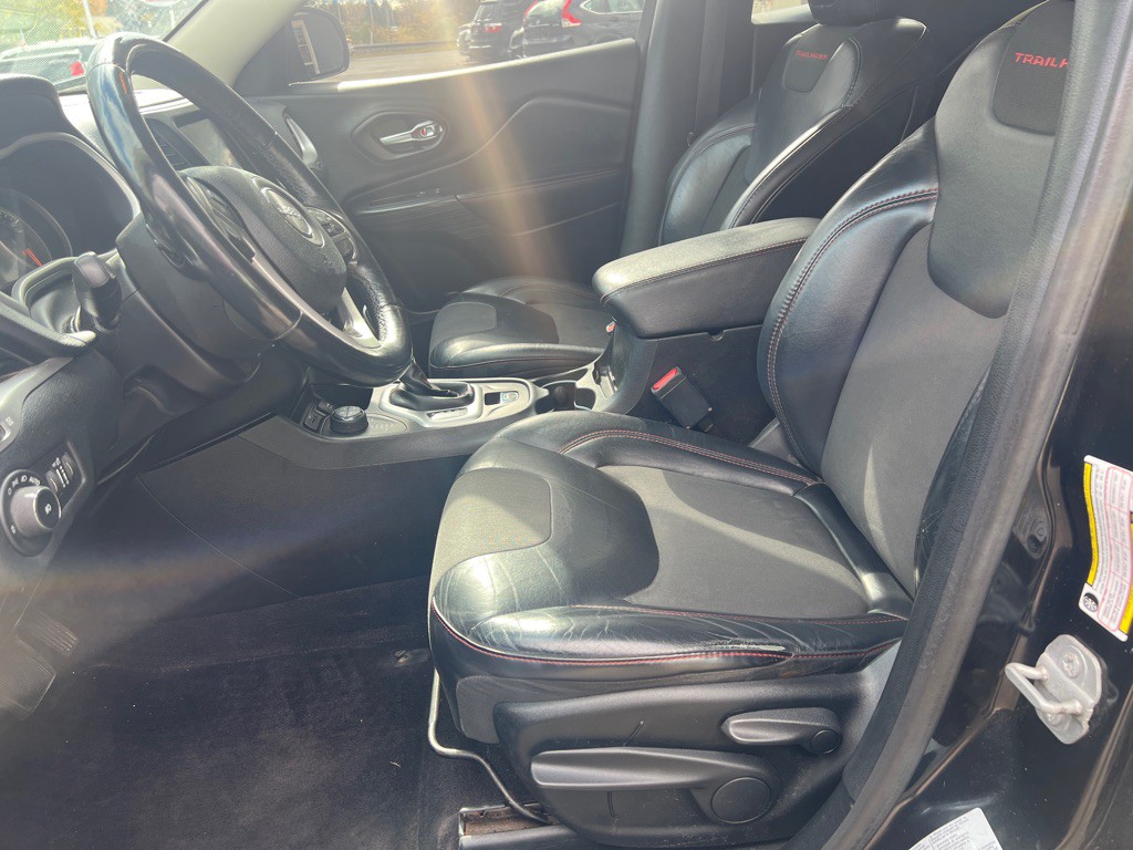 2016 Jeep Cherokee Image 17