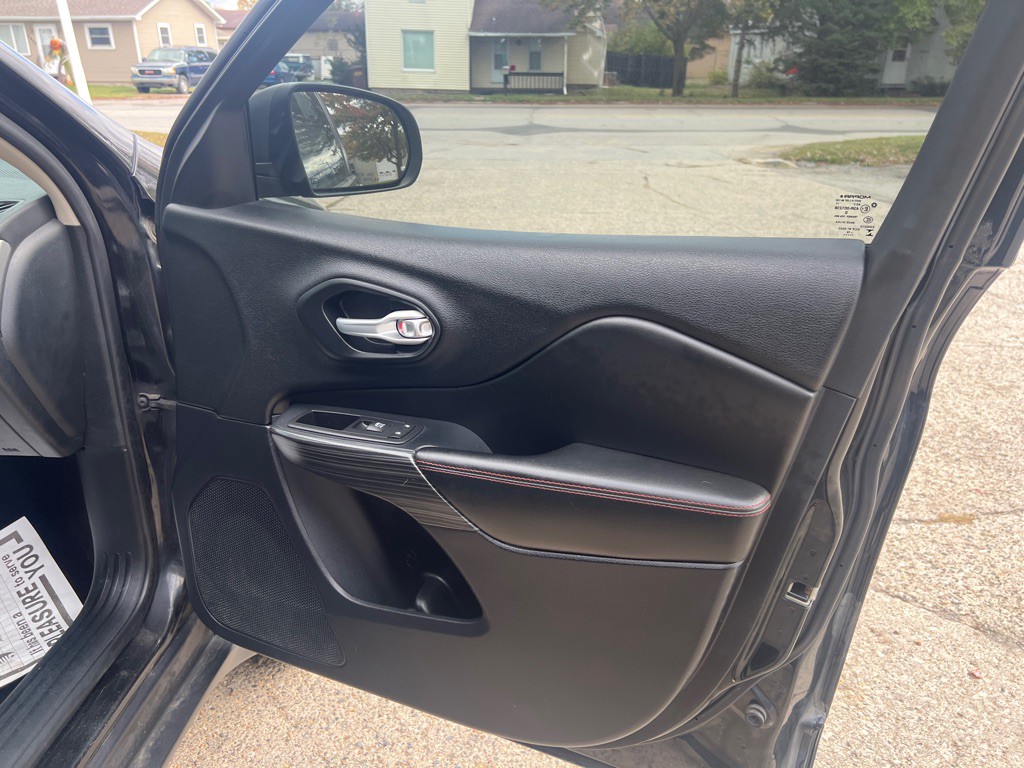 2016 Jeep Cherokee Image 23