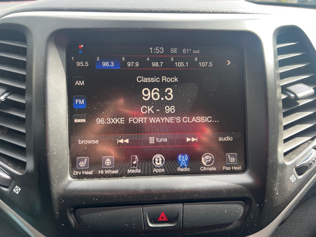 2016 Jeep Cherokee Image 32