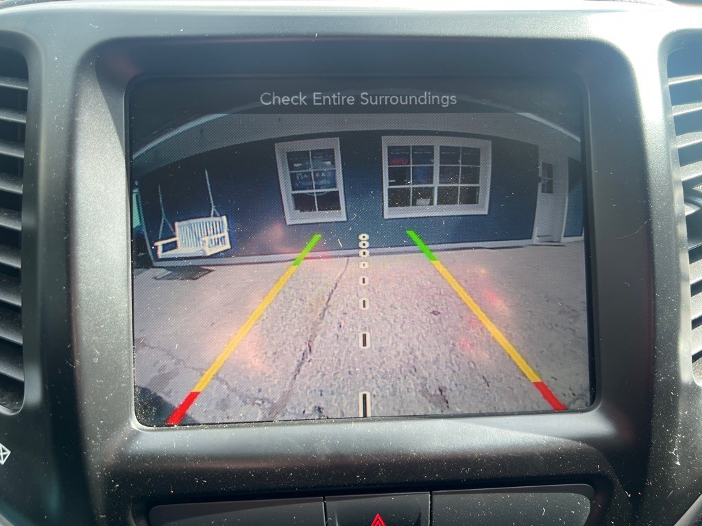 2016 Jeep Cherokee Image 33