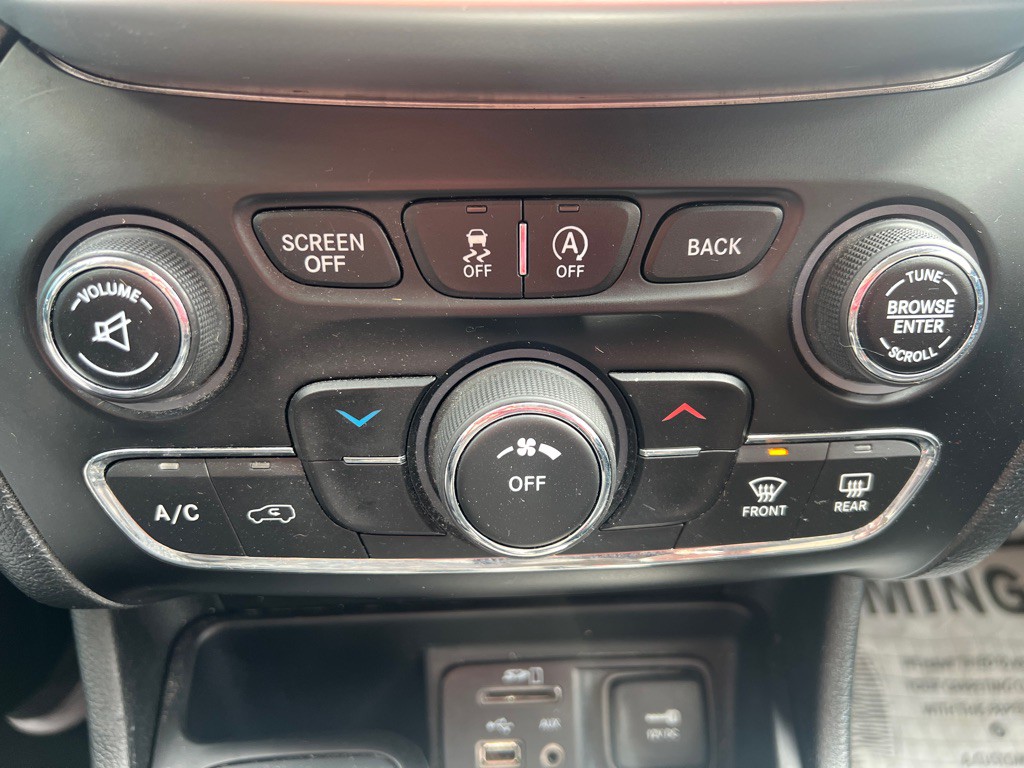 2016 Jeep Cherokee Image 36