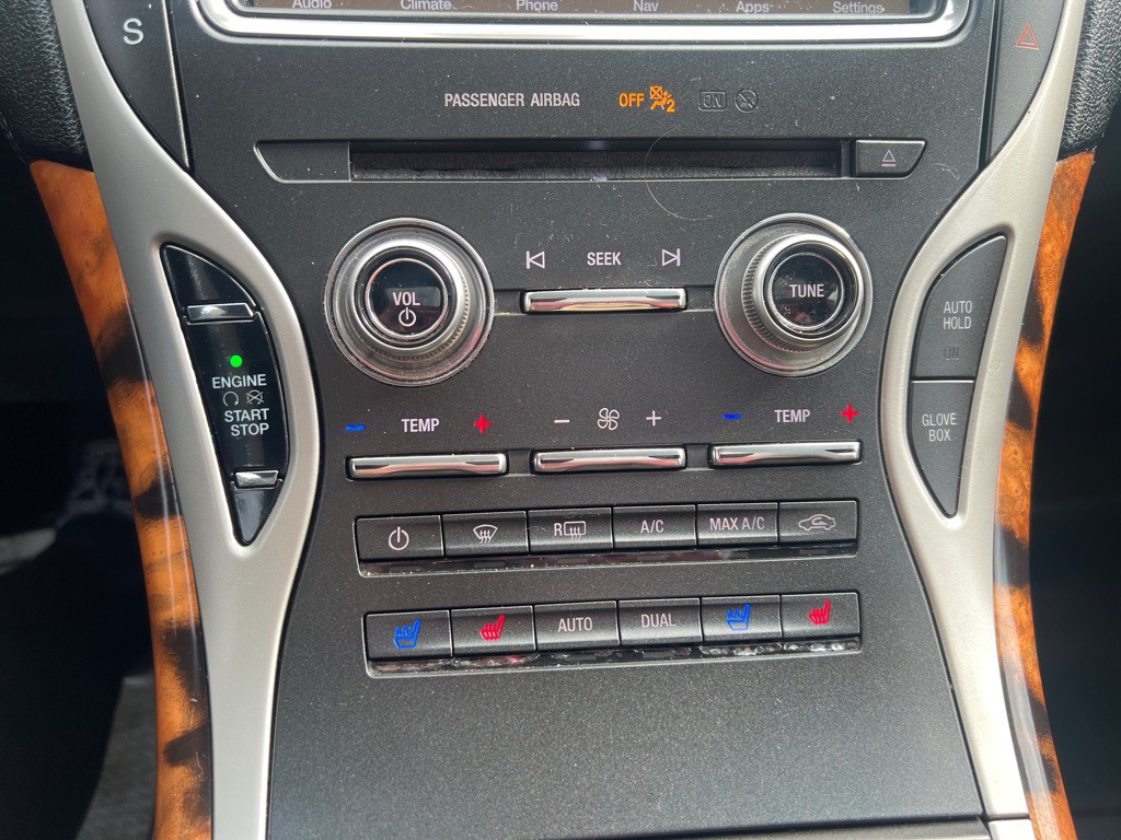 2017 Lincoln MKX Image 40