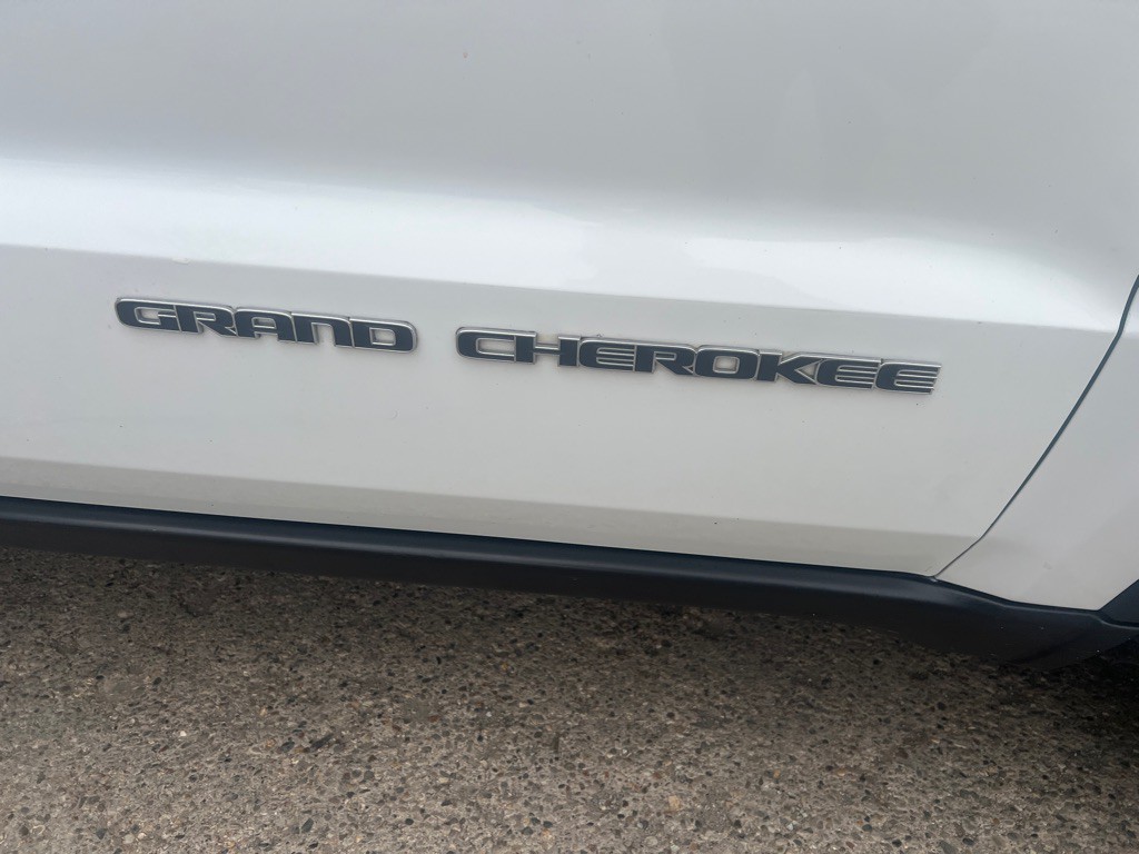 2018 Jeep Grand Cherokee Image 12