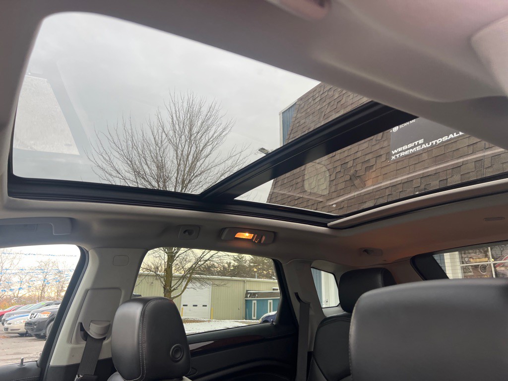 2015 Cadillac SRX Image 17