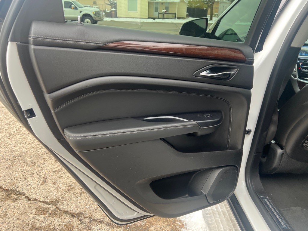 2015 Cadillac SRX Image 18