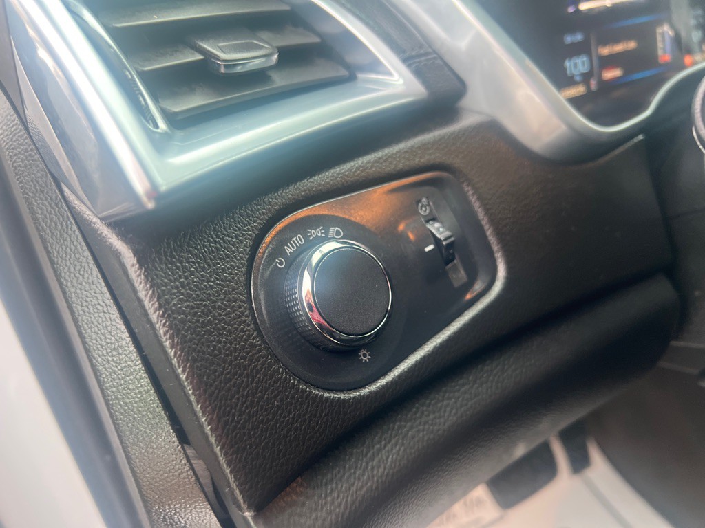 2015 Cadillac SRX Image 32