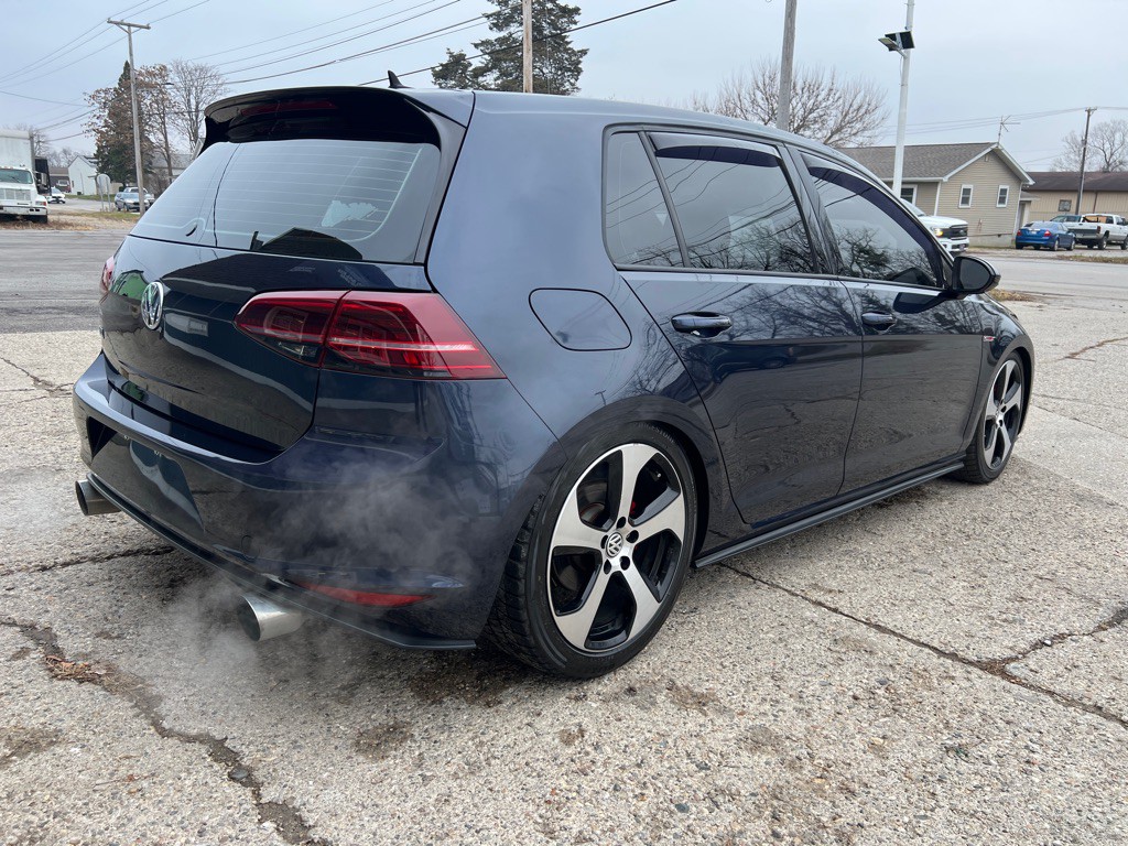 2017 Volkswagen GTI Image 8