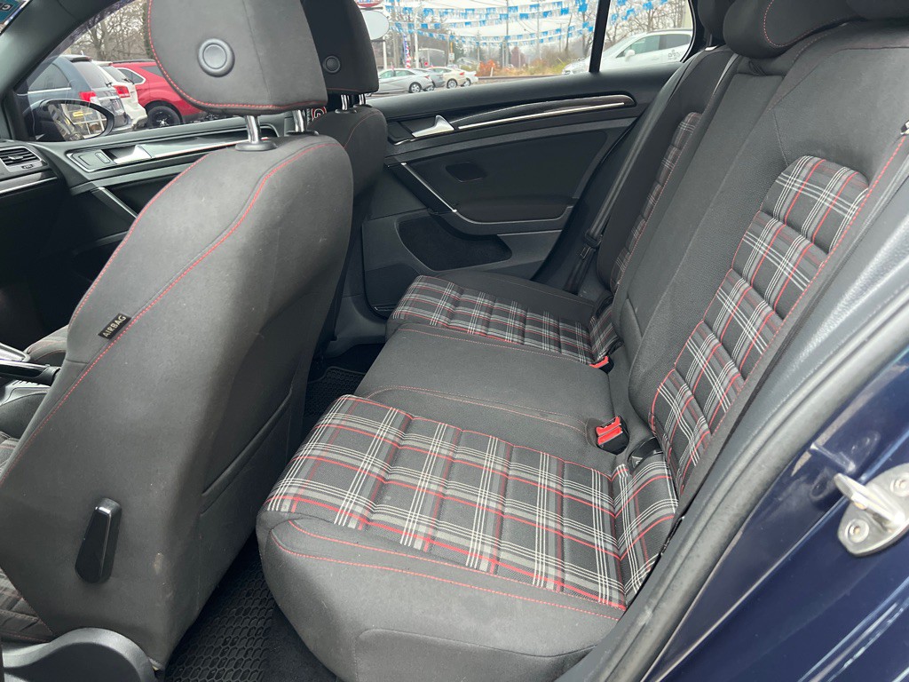 2017 Volkswagen GTI Image 16
