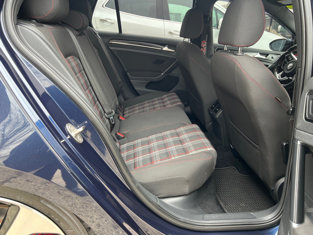 2017 Volkswagen GTI Image 18