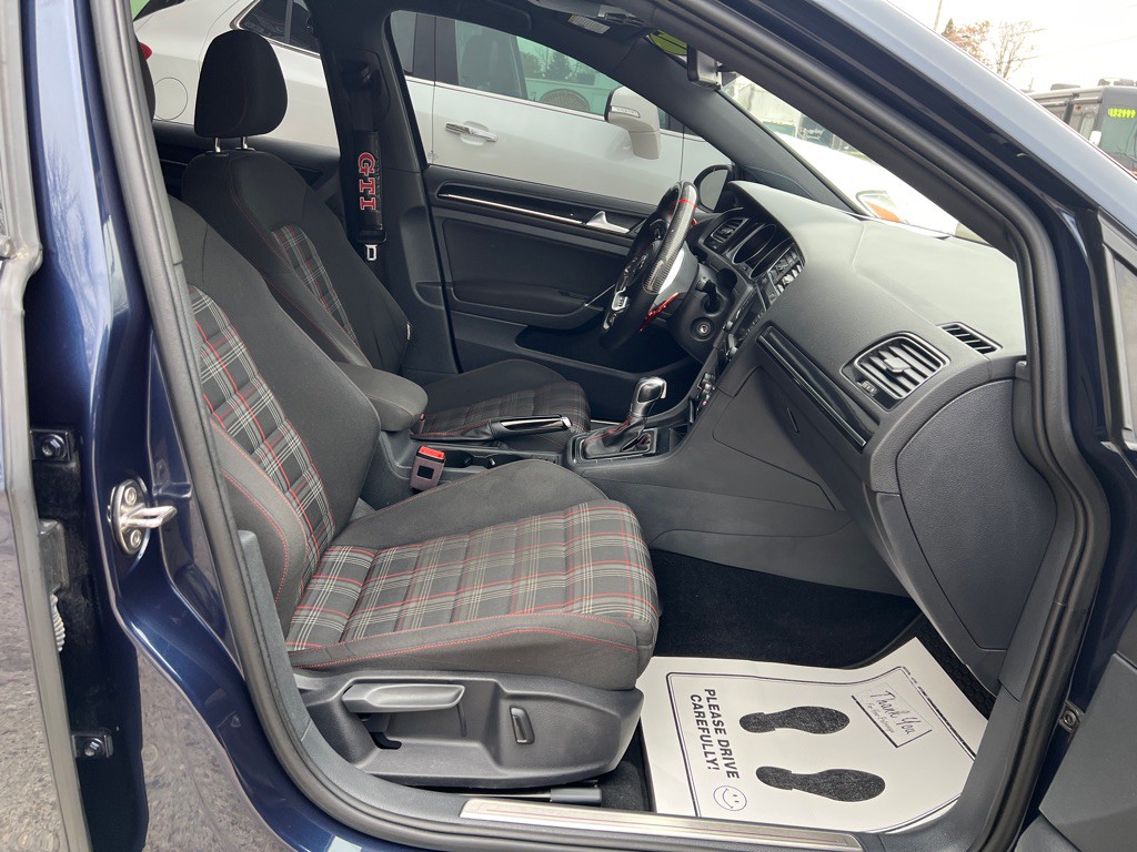 2017 Volkswagen GTI Image 19