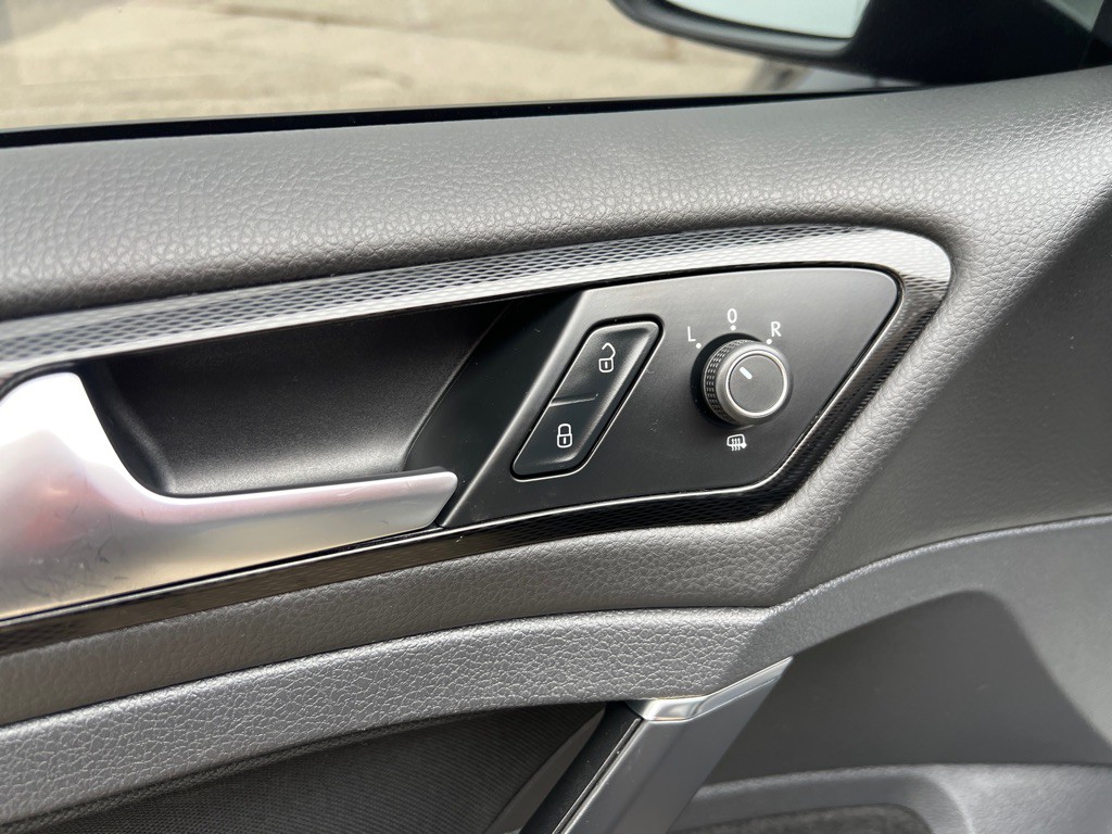 2017 Volkswagen GTI Image 21