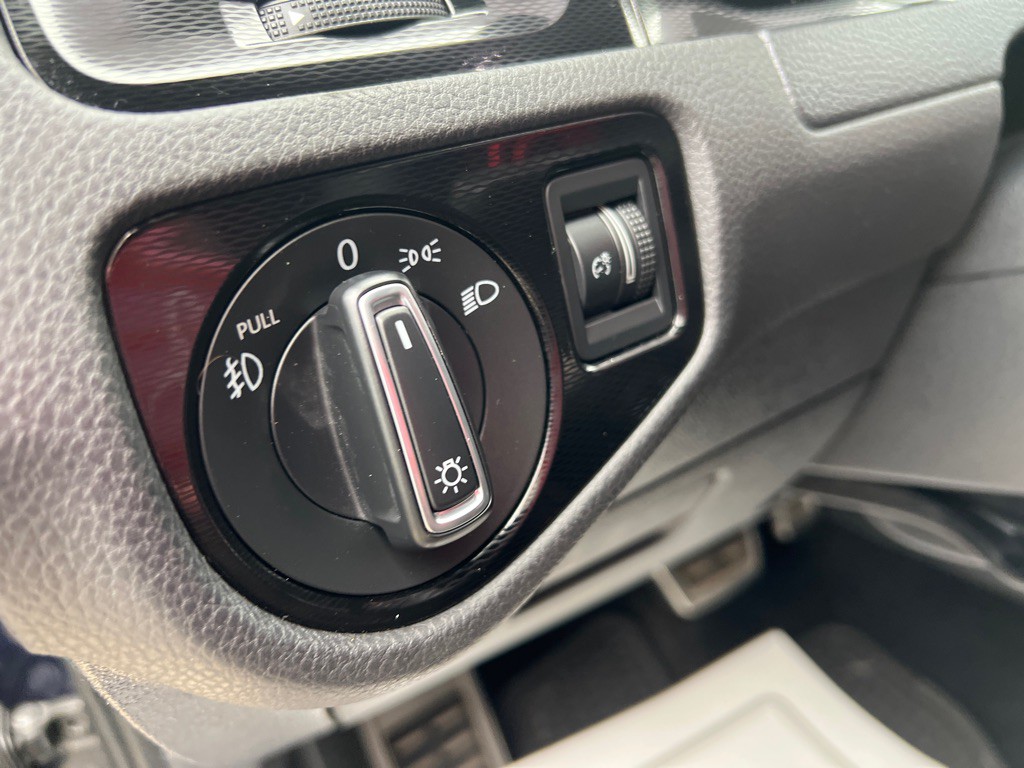 2017 Volkswagen GTI Image 24