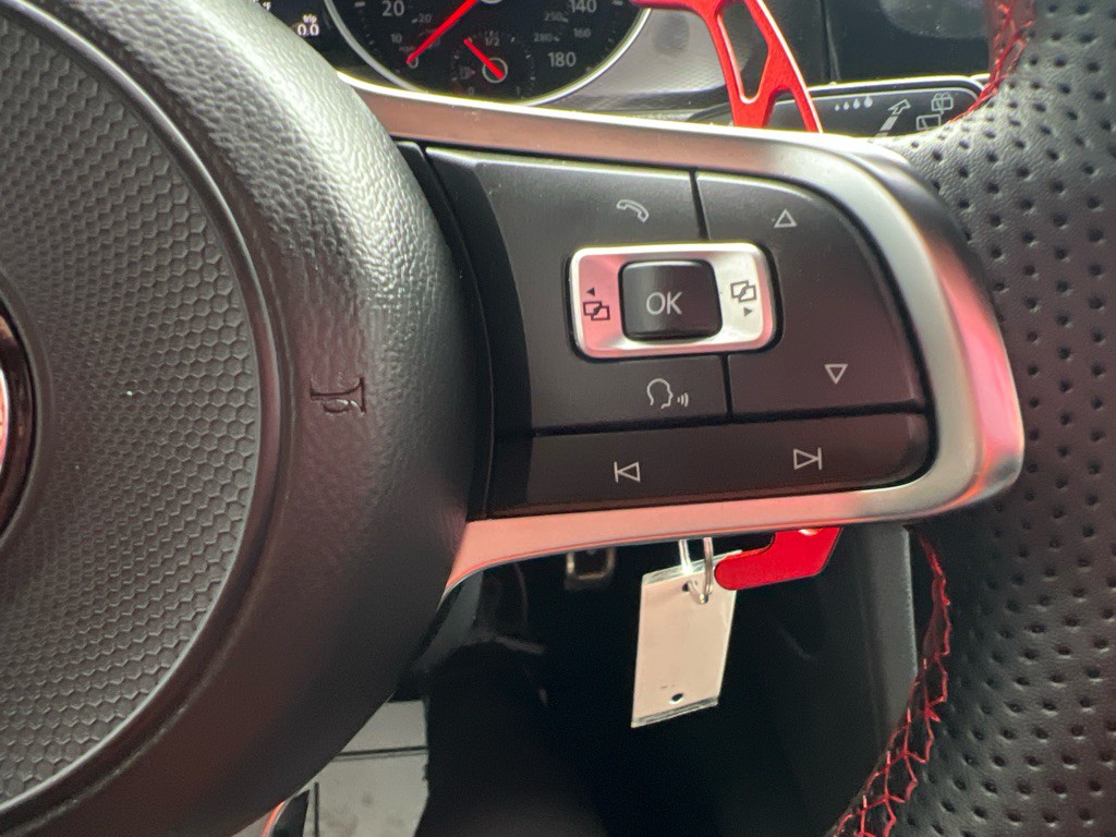 2017 Volkswagen GTI Image 29