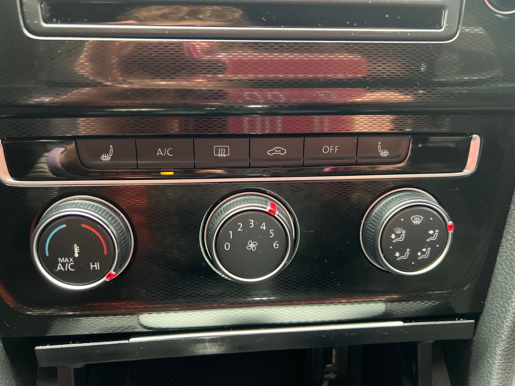 2017 Volkswagen GTI Image 32