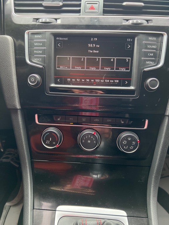 2017 Volkswagen GTI Image 33