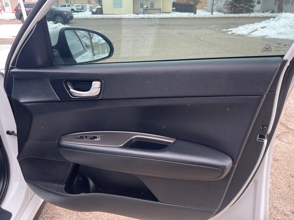 2019 Kia Optima Image 24