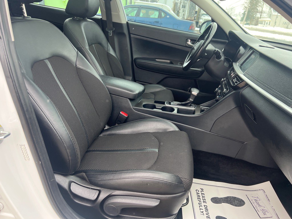 2019 Kia Optima Image 25