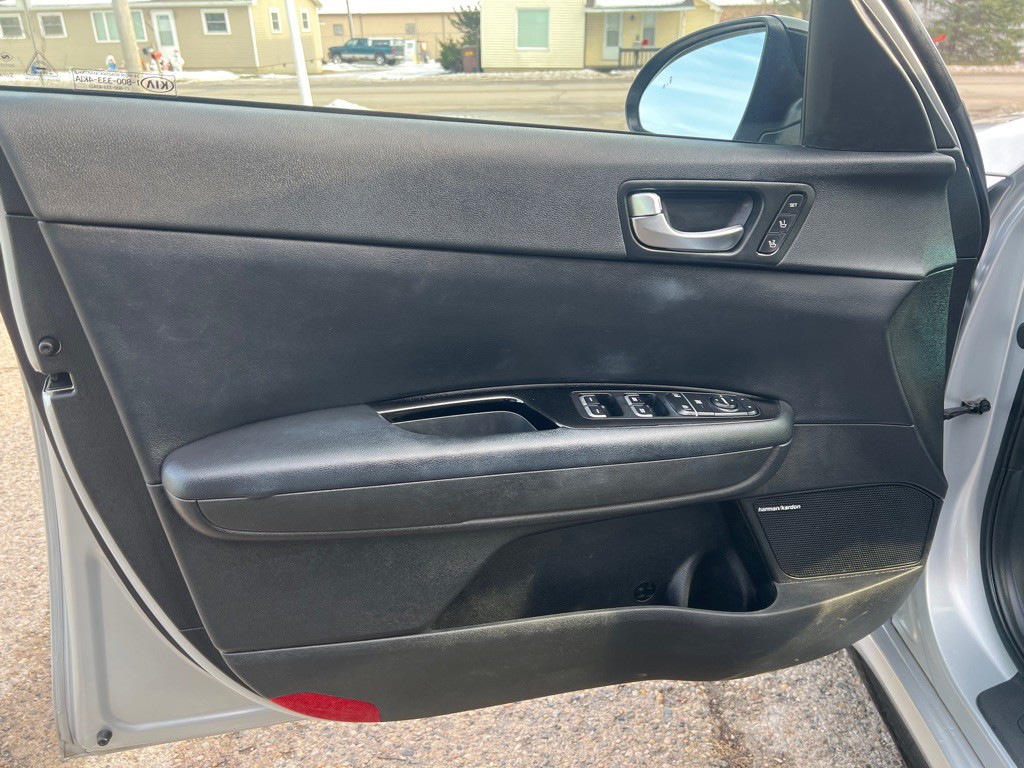 2019 Kia Optima Image 16