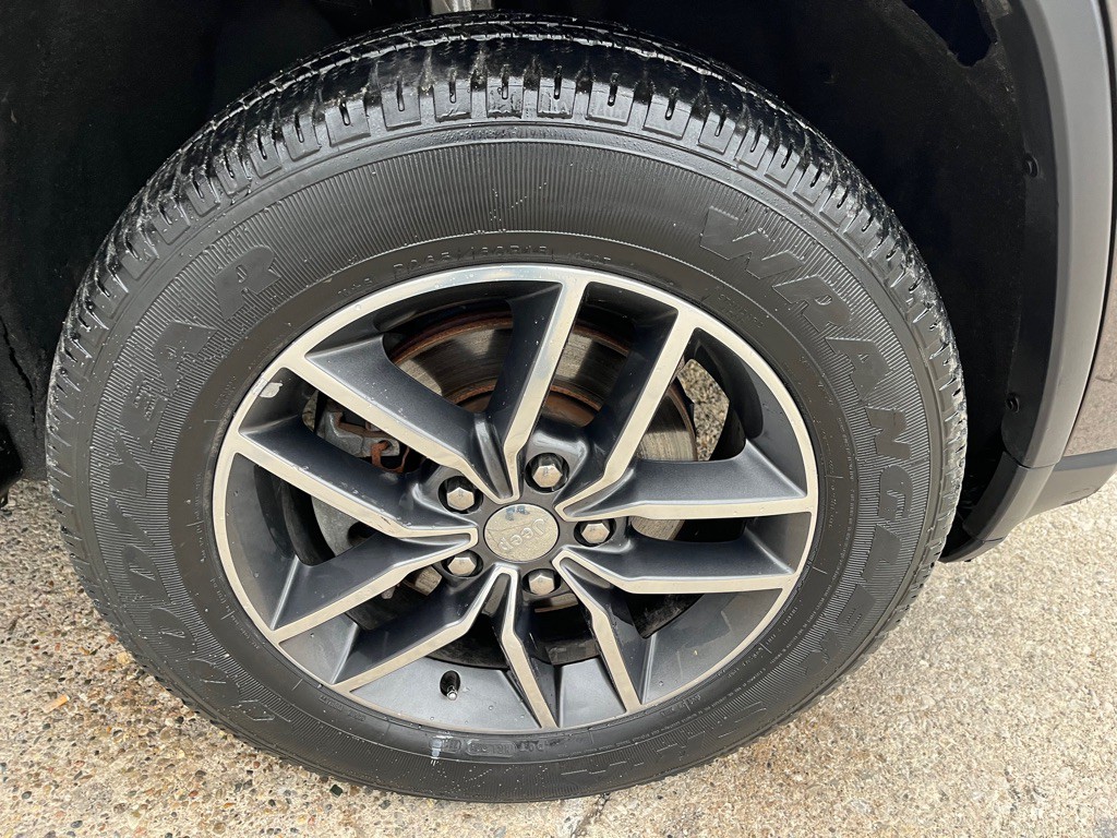 2017 Jeep Grand Cherokee Image 26