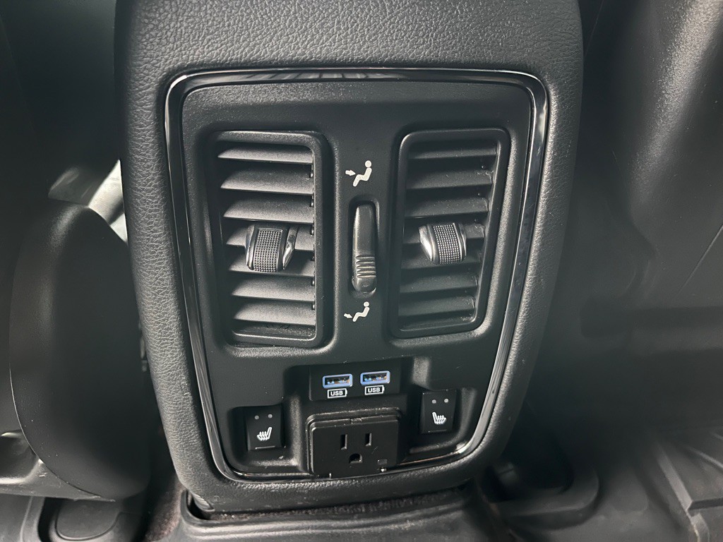 2017 Jeep Grand Cherokee Image 31