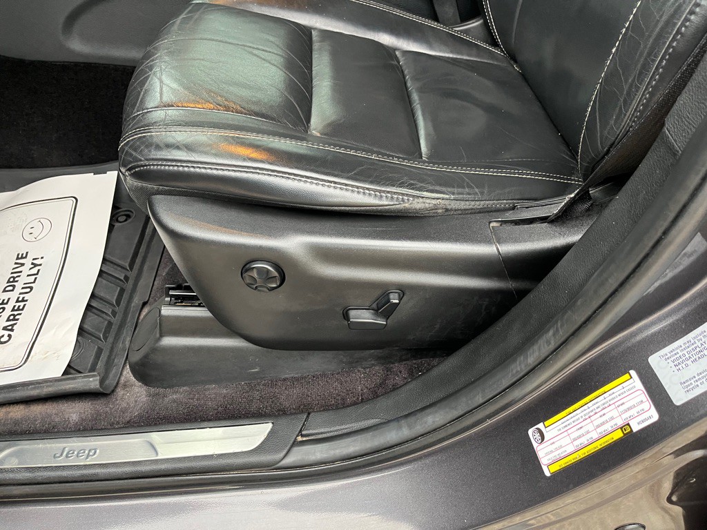 2017 Jeep Grand Cherokee Image 34
