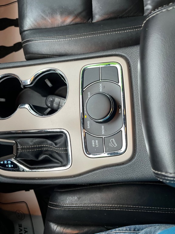 2017 Jeep Grand Cherokee Image 35