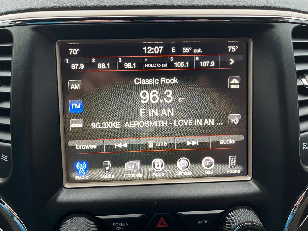 2017 Jeep Grand Cherokee Image 40