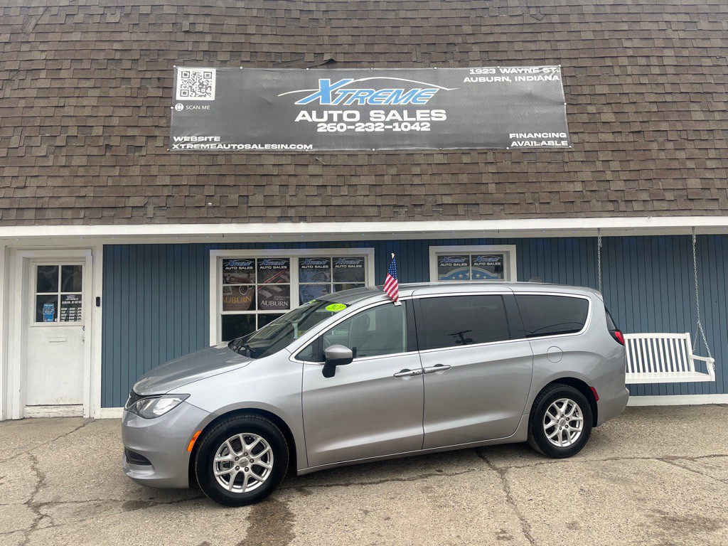 2021 Chrysler Voyager Image 2