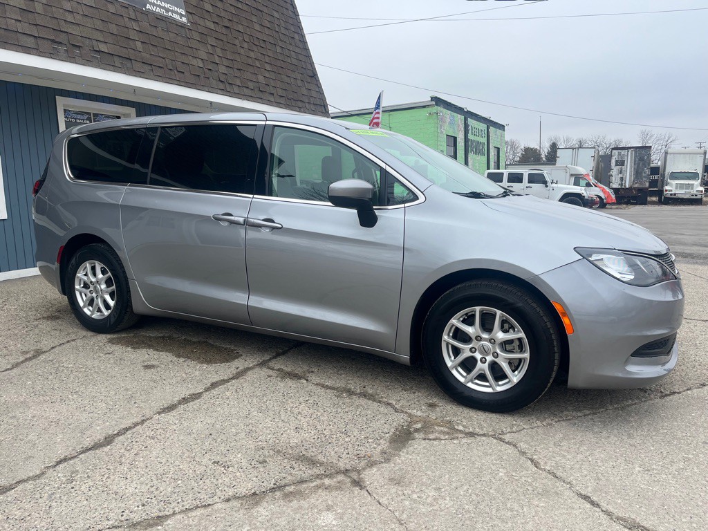 2021 Chrysler Voyager Image 9