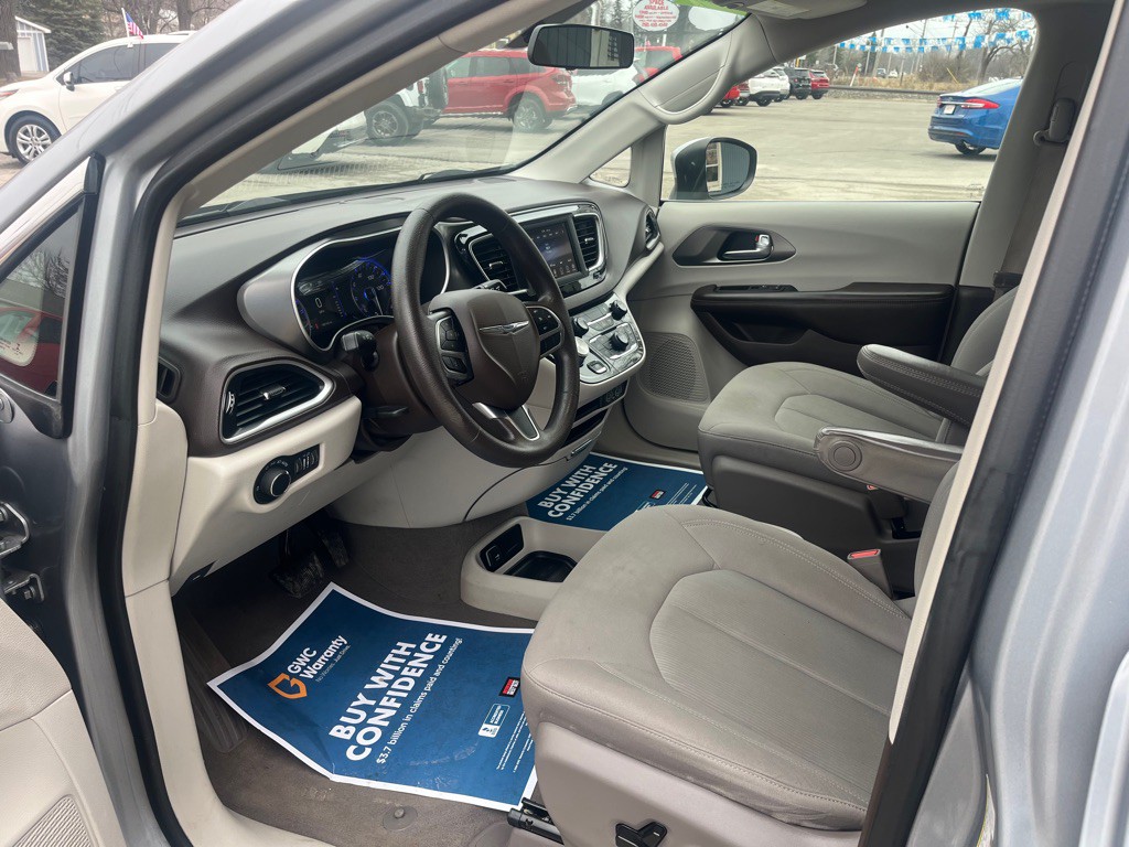 2021 Chrysler Voyager Image 11