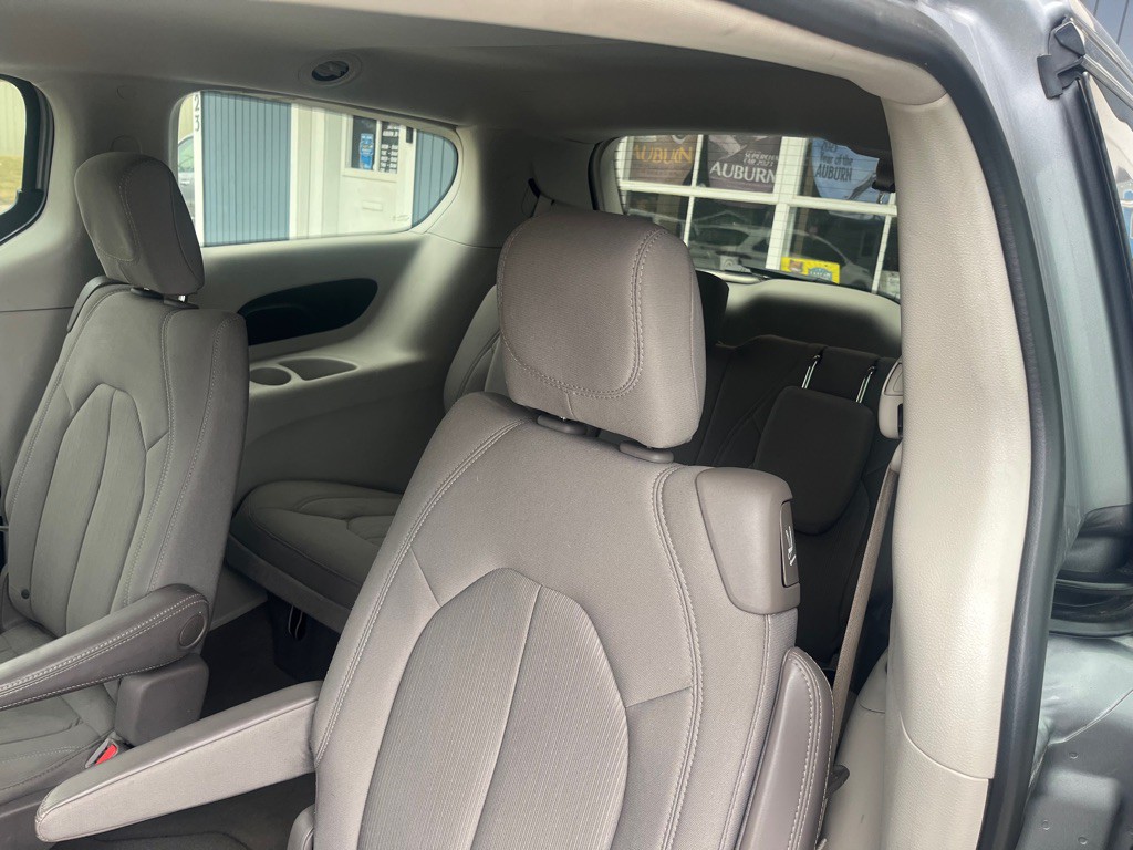 2021 Chrysler Voyager Image 14