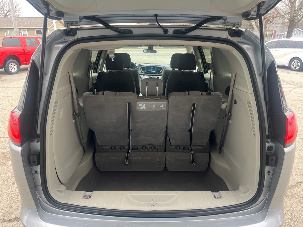 2021 Chrysler Voyager Image 15