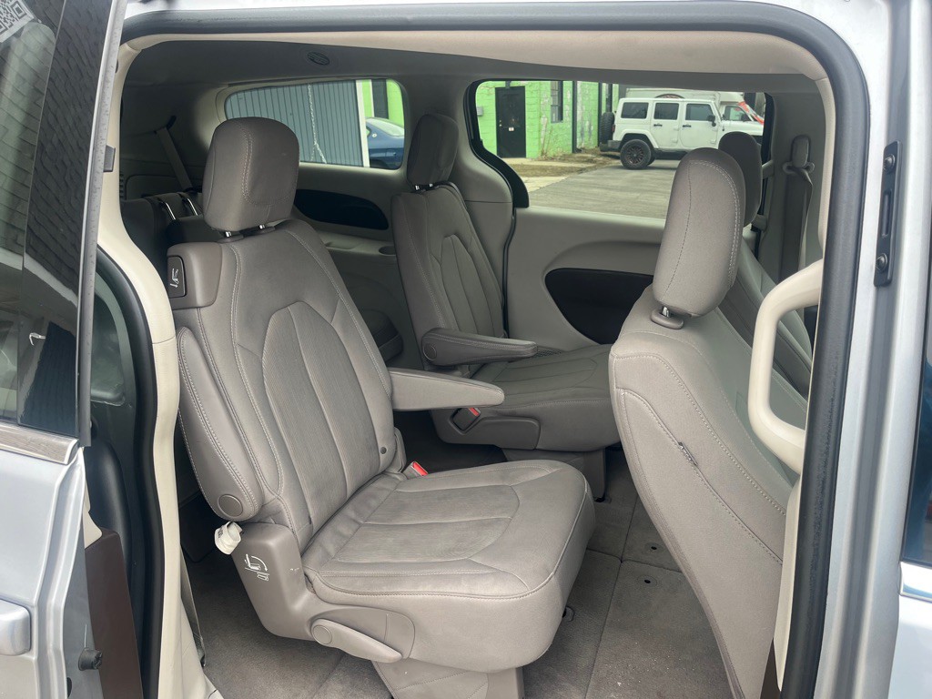 2021 Chrysler Voyager Image 18