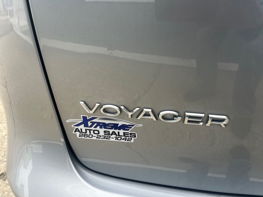 2021 Chrysler Voyager Image 25