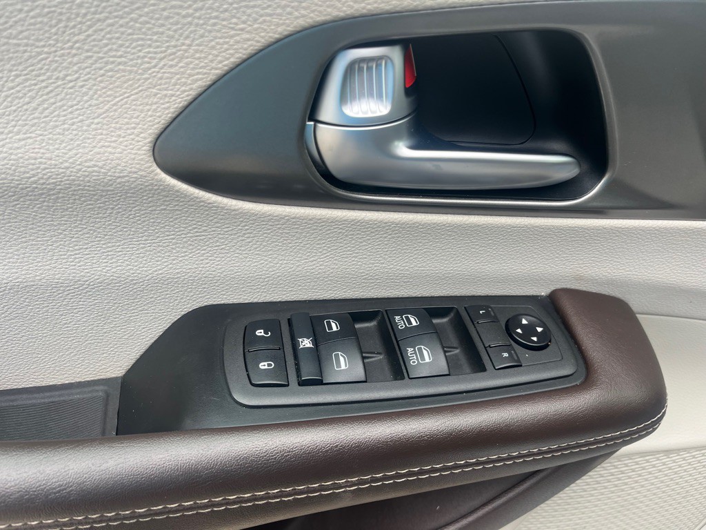 2021 Chrysler Voyager Image 29