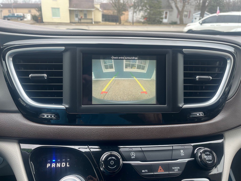 2021 Chrysler Voyager Image 32