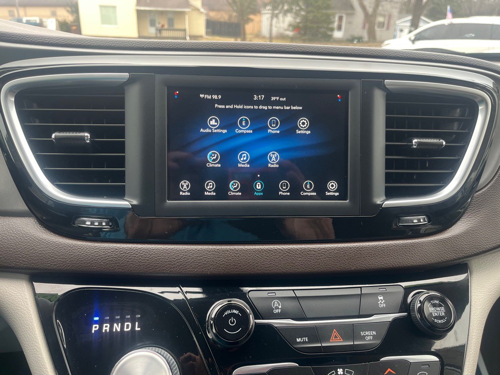 2021 Chrysler Voyager Image 33