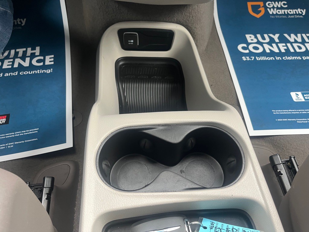 2021 Chrysler Voyager Image 38