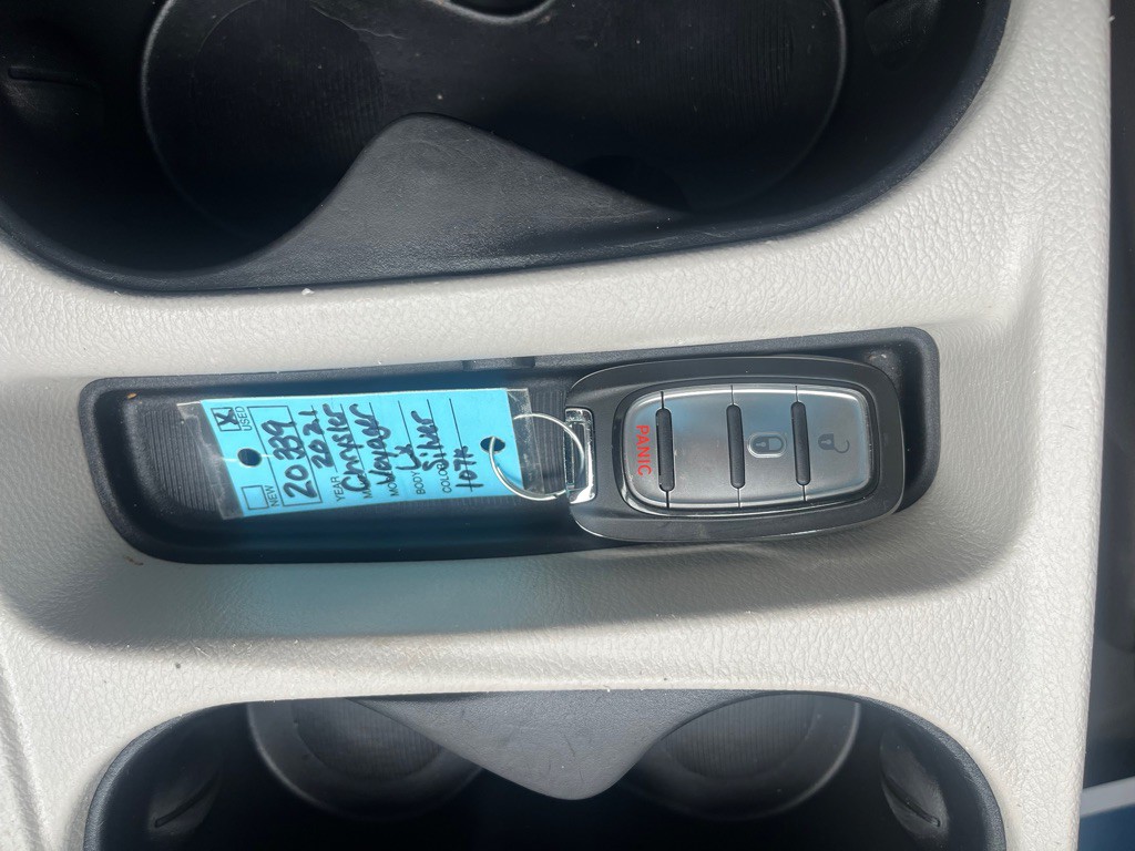 2021 Chrysler Voyager Image 39