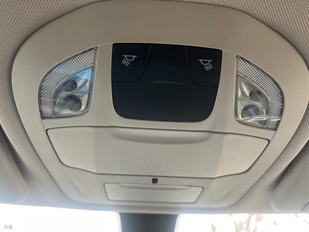 2021 Chrysler Voyager Image 40