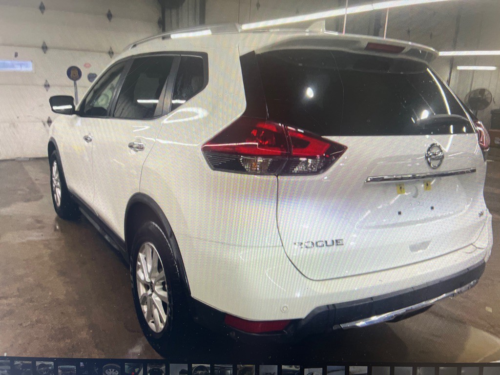 2020 Nissan Rogue Image 2