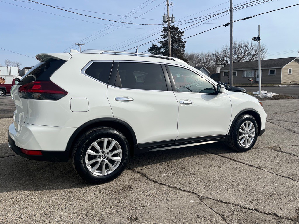 2020 Nissan Rogue Image 13