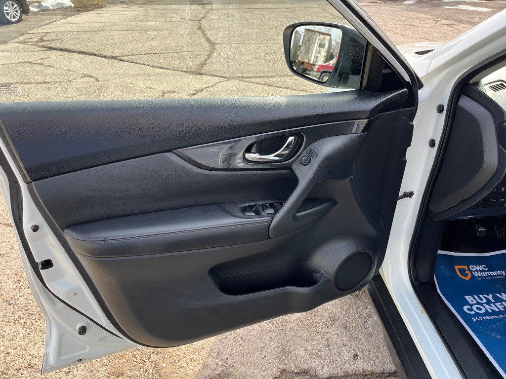 2020 Nissan Rogue Image 18