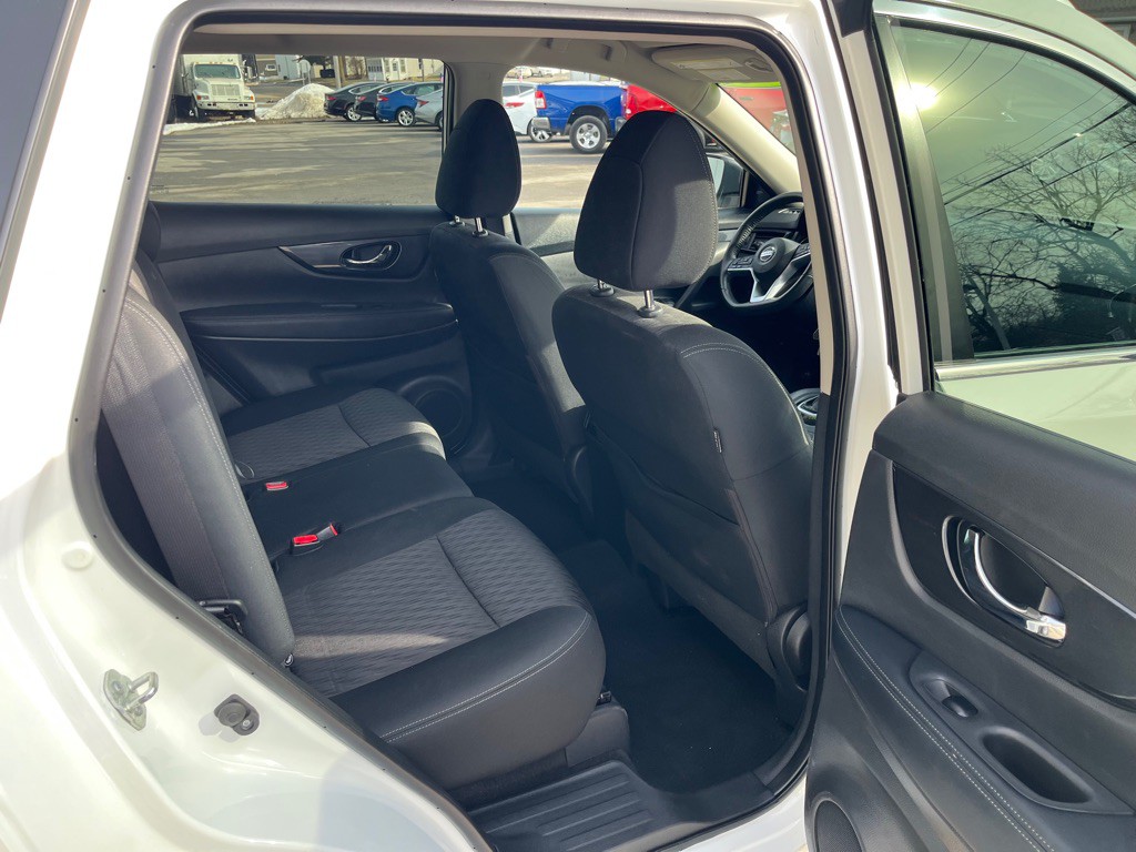 2020 Nissan Rogue Image 24