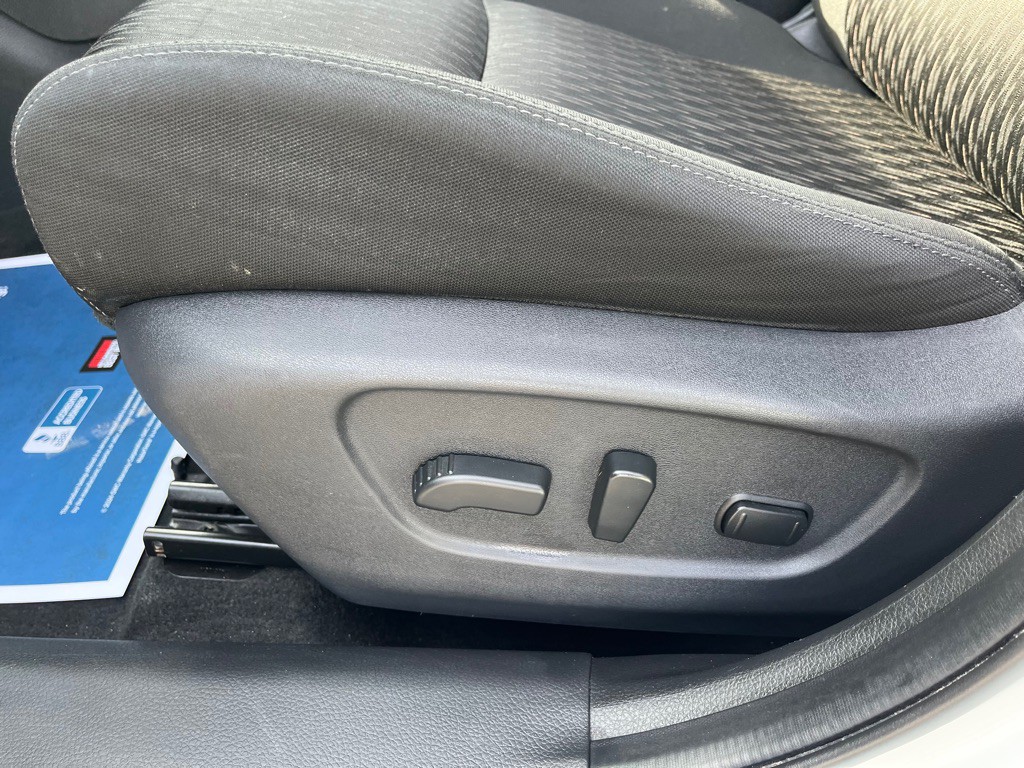 2020 Nissan Rogue Image 36