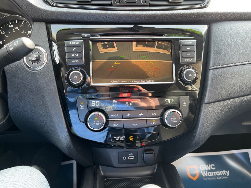 2020 Nissan Rogue Image 40