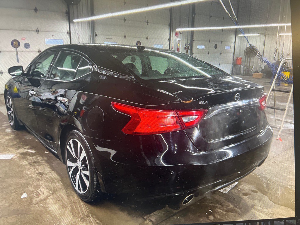 2018 Nissan Maxima Image 2